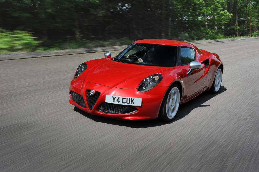  Alfa Romeo 4C 2014 года  (UK) (фото 11 из 24)